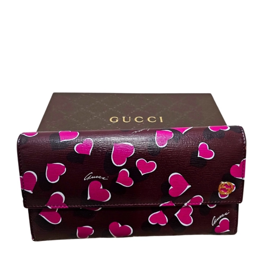 Gucci Red hearvery zippy